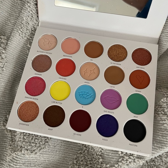 BRAND NEW Morphe Maddie Ziegler Eyeshadow Palette - Picture 4 of 7